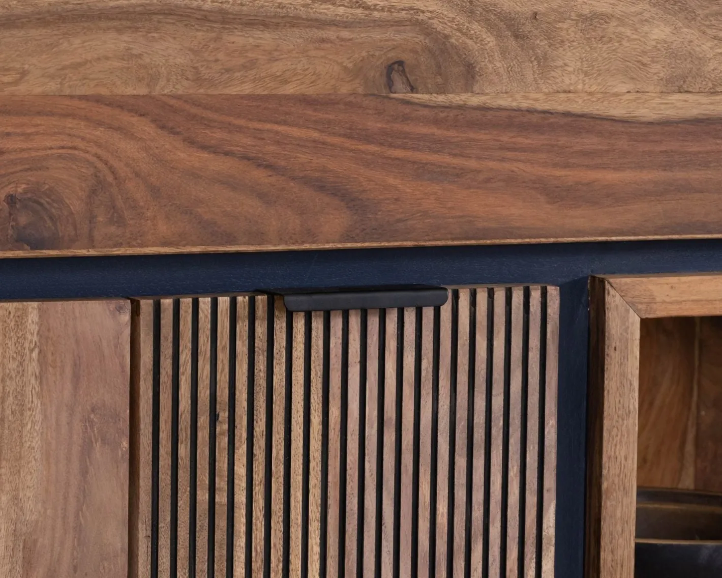 New Argentier avec éclairage intérieur et étagères verre "Enoa" en palissandre et acacia Vitrine Et Argentier
