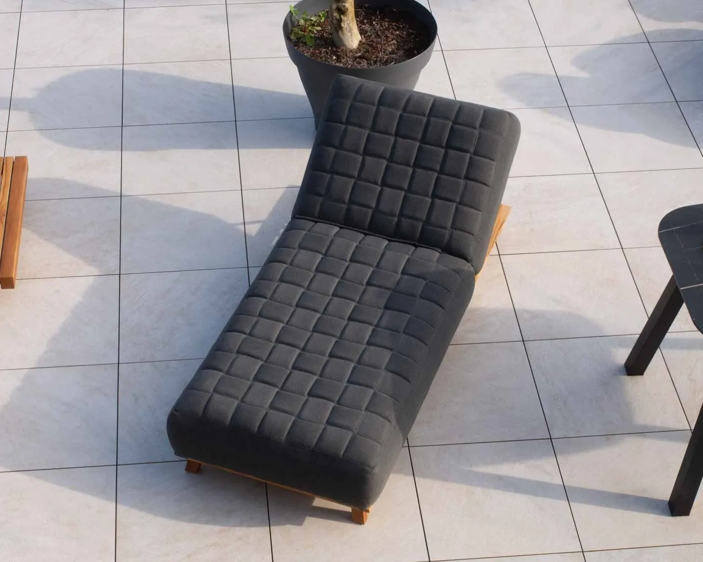 New Bain de soleil design tissu Sunbrella gris foncé et teck "Lombok" Bain De Soleil