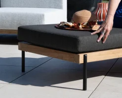 Bain de soleil matelassé chic & contemporain en teck, aluminium et tissu gris foncé 