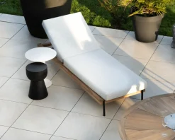 New Bain de soleil matelassé en teck, aluminium et tissu gris clair