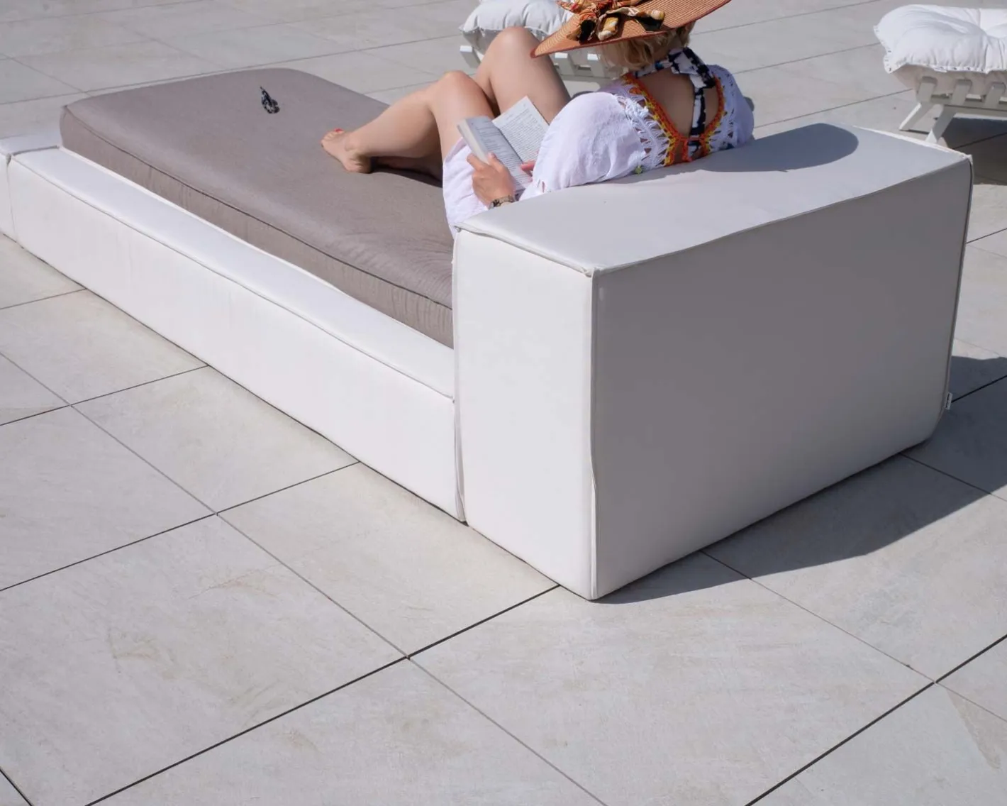 Bain de soleil une place taupe et beige esprit futon "Saint Tropez" Bain De Soleil