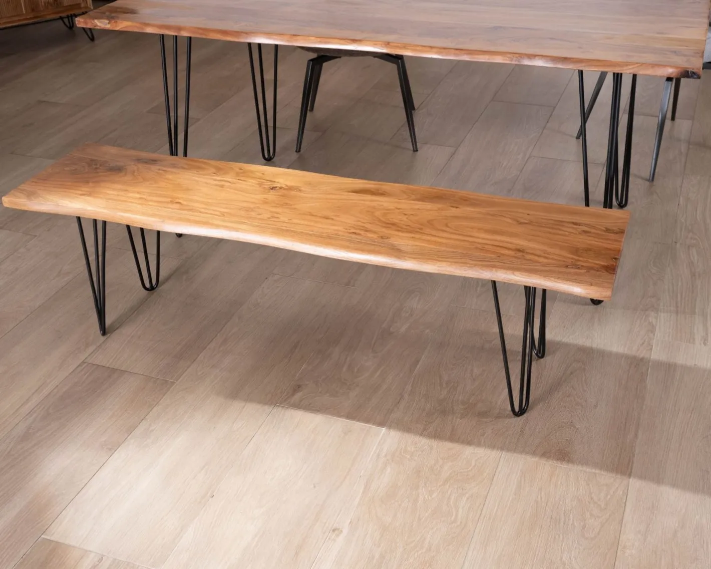 Online Banc design épuré 160 cm en acacia et pieds métal "Wendy" Banc