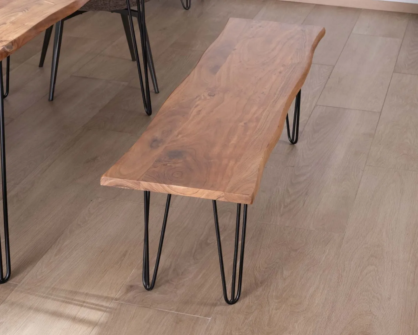 Online Banc design épuré 160 cm en acacia et pieds métal "Wendy" Banc