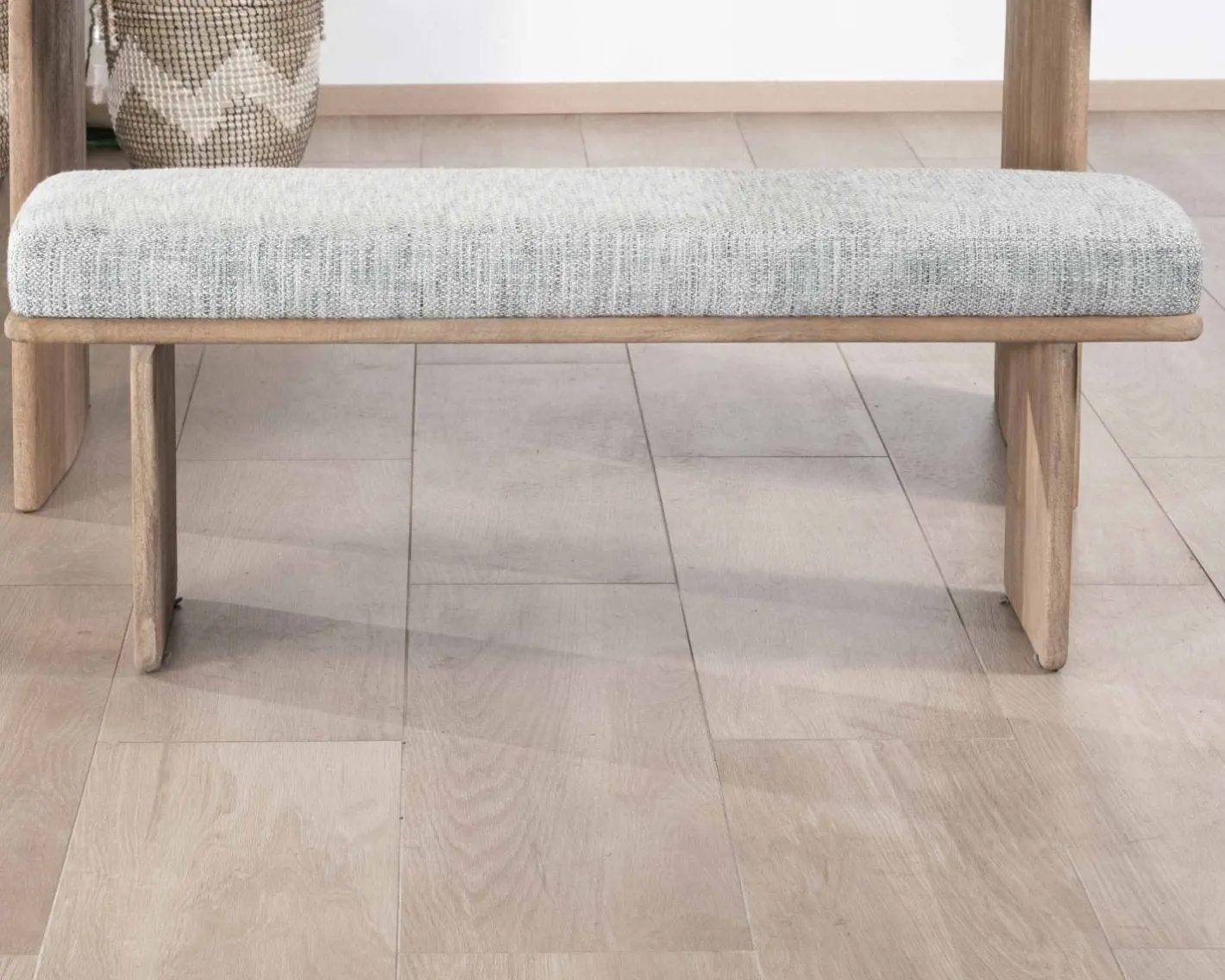 Sale Banc élégant et confortable 120cm en manguier et assise rembourrée tissu gris chiné "Maestro" Banc