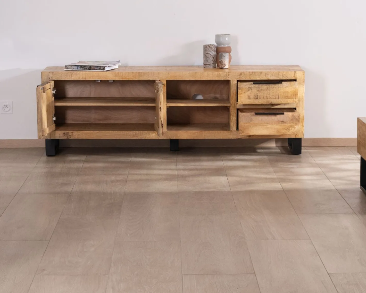 Outlet Banc TV 175 cm en manguier et pieds métal "Manoha" Meuble Télé