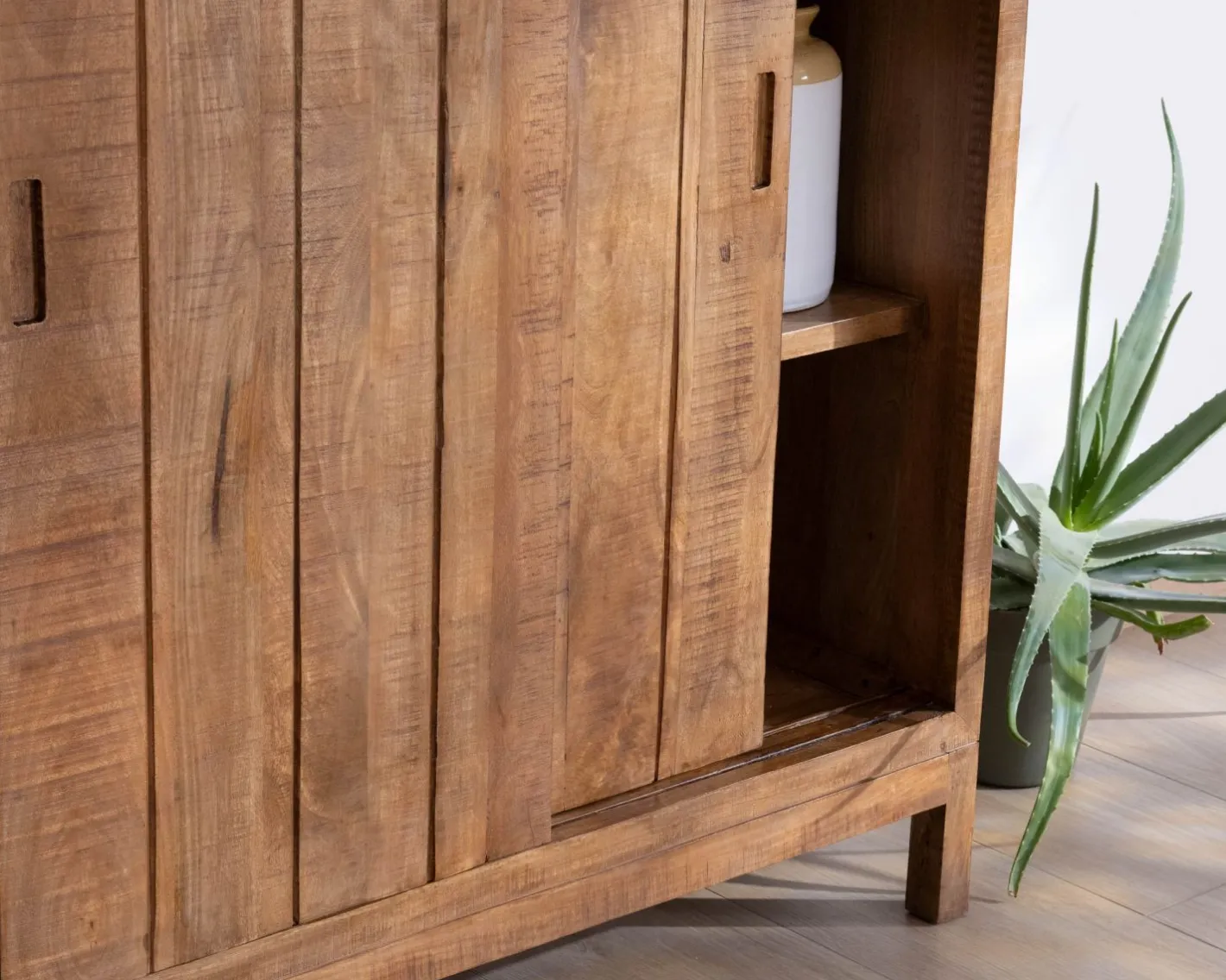 New Buffet haut 2 portes coulissantes en manguier massif "Aruna" style chaleureux Rangement|Buffet Et Bahut