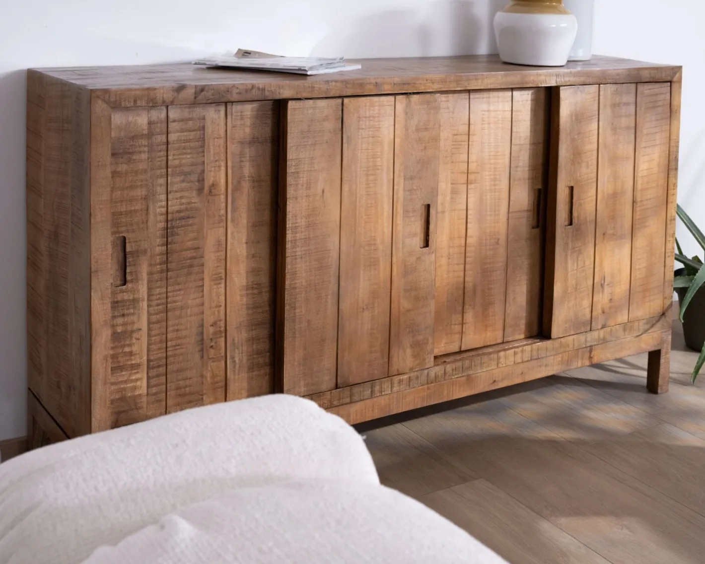 Clearance Buffet 4 portes coulissantes en manguier massif "Aruna" style ethnique chic Buffet Et Bahut