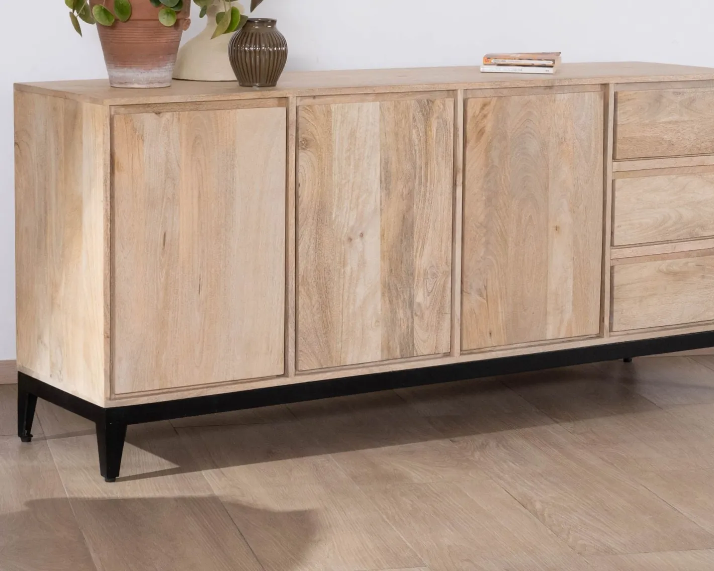 Online Buffet épuré en manguier massif 180 cm 3 portes et tiroirs "Gola" Buffet Et Bahut
