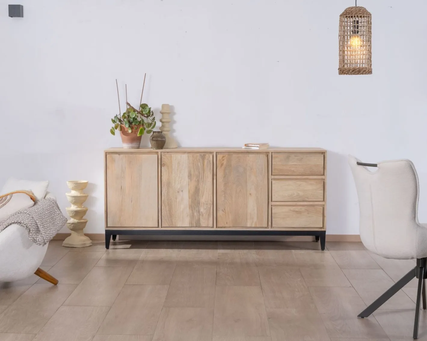 Online Buffet épuré en manguier massif 180 cm 3 portes et tiroirs "Gola" Buffet Et Bahut