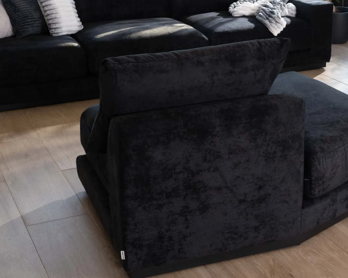 Outlet Canapé confort en velours lisse anthracite avec méridienne design "Cyrano" Canapé D'Angle|Canapé 3 Places