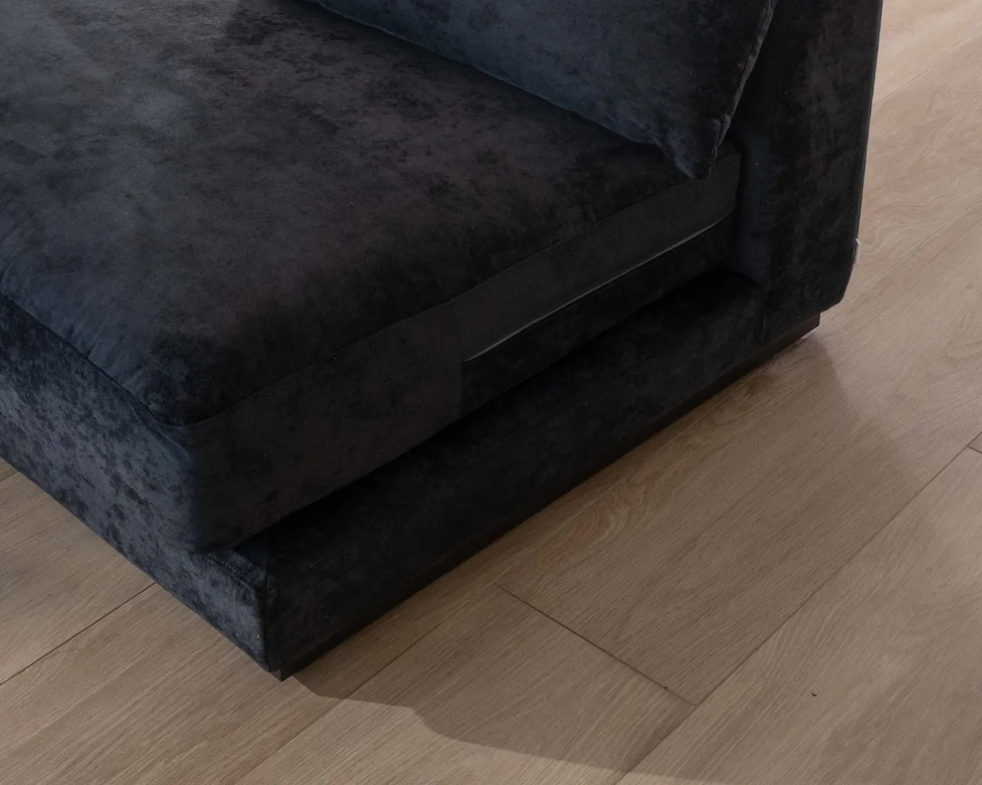 Outlet Canapé confort en velours lisse anthracite avec méridienne design "Cyrano" Canapé D'Angle|Canapé 3 Places