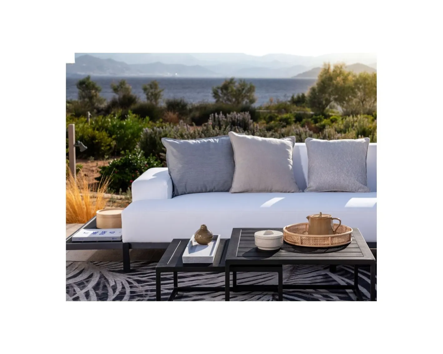 Hot Canapé d'angle extérieur blanc et noir imitation cuir "Lakpura Beach" Canapé De Jardin