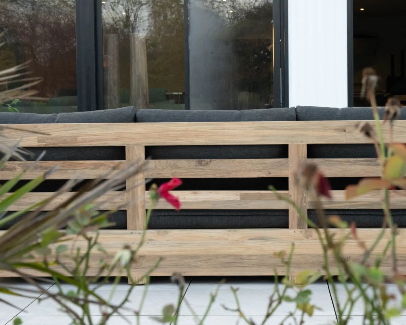 Discount Canapé de jardin 3 places haut de gamme "Zénith" en teck matelassé tissu gris foncé Canapé De Jardin|Salon De Jardin