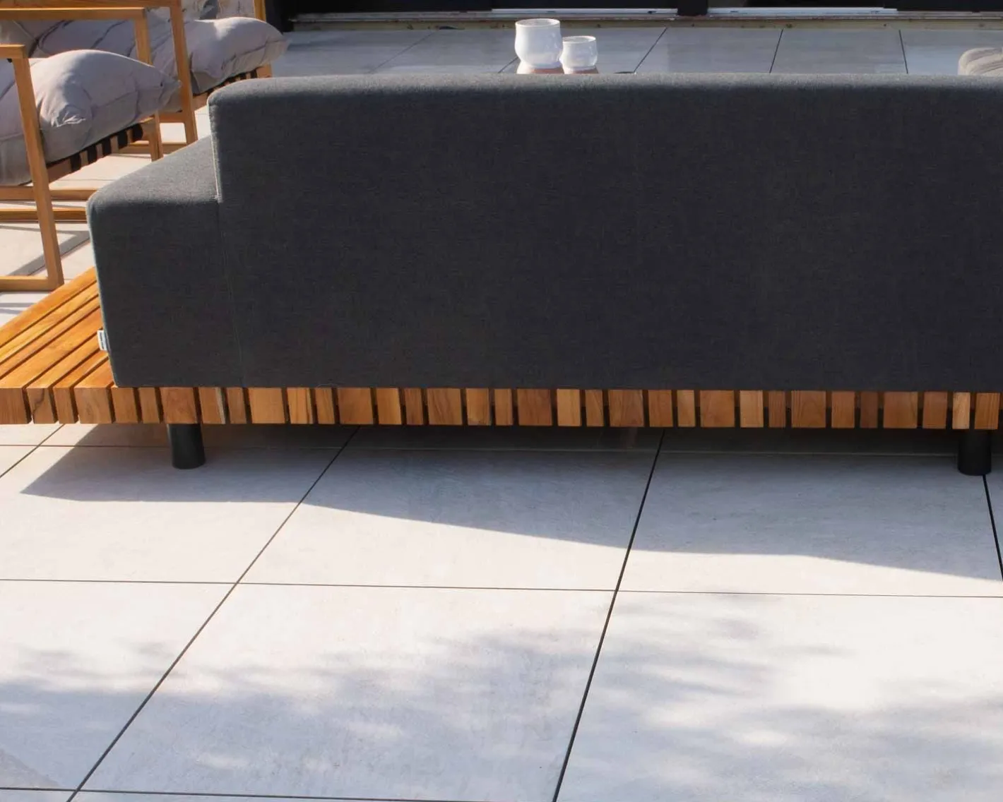 Sale Canapé d'extérieur retour droit matelassé gris foncé et teck "Lombok" Canapé De Jardin
