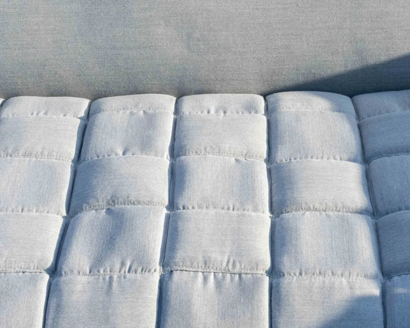 Canapé haut de gamme avec retour droit tissu Sunbrella gris clair "Lombok" Canapé De Jardin