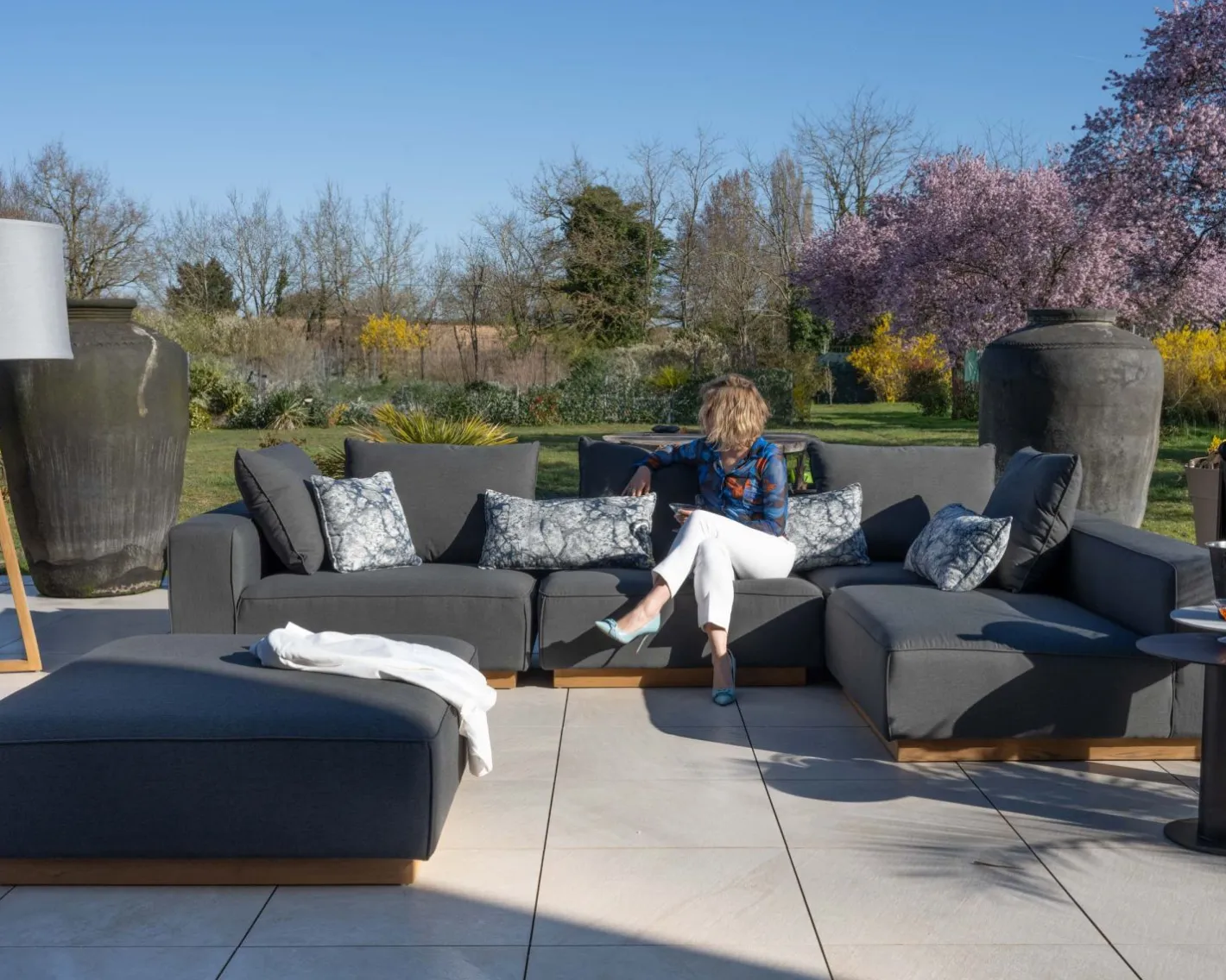 Best Canapé modulaire d'extérieur en teck et tissu anthracite "Armando" en angle avec ottoman Canapé De Jardin