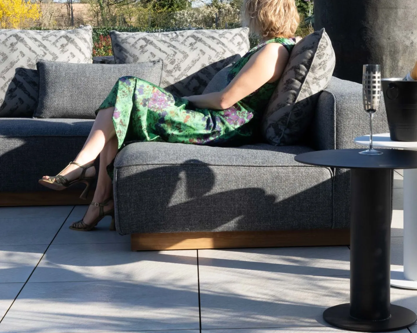 Outlet Canapé modulaire d'extérieur en teck et tissu gris chiné "Armando" en angle avec ottoman Salon De Jardin