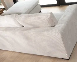 Canapé 3 places avec pouf ottoman carré en velours côtelé gris chaud