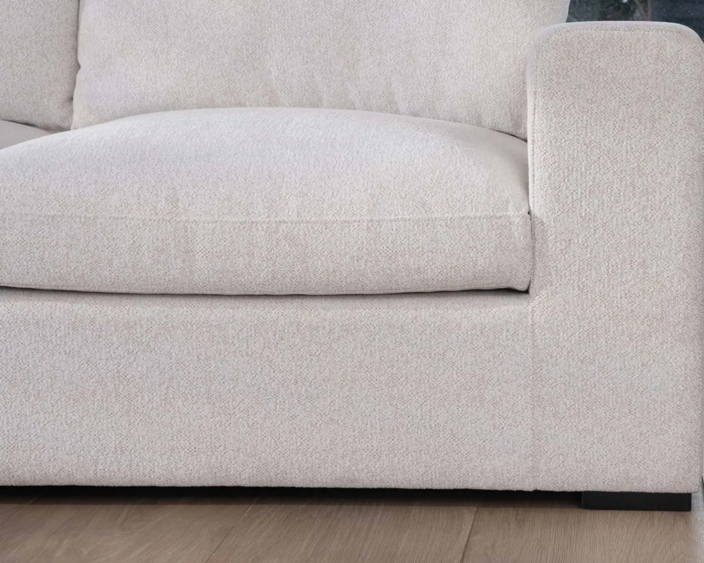 Discount Canapé 3 places avec pouf ottoman carré en tissu doux et bouclé blanc chiné "Tuléar" Canapé D'Angle|Canapé Modulable