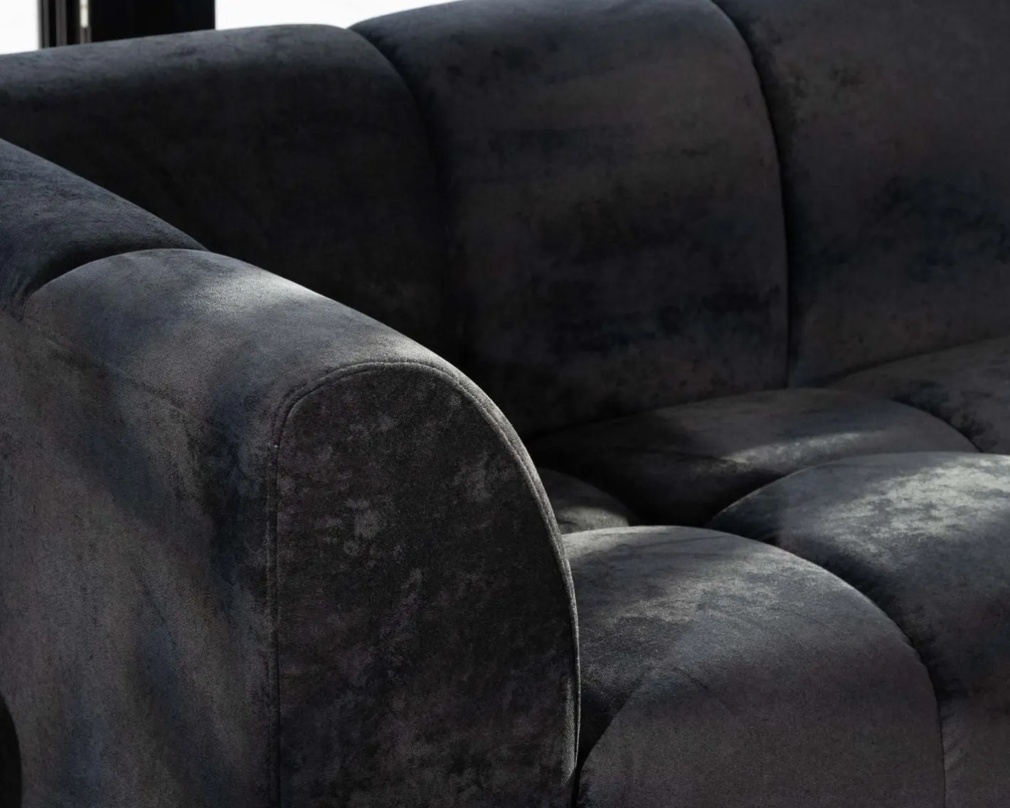 Outlet Canapé 3 places en velours anthracite soyeux avec surpiqures "Enjoy Home" Canapé 3 Places|Canapé Droit Fixe