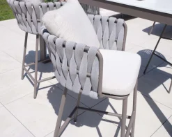 Outlet Chaise de bar ultra chic dossier en tissu tressé gris et pieds aluminium