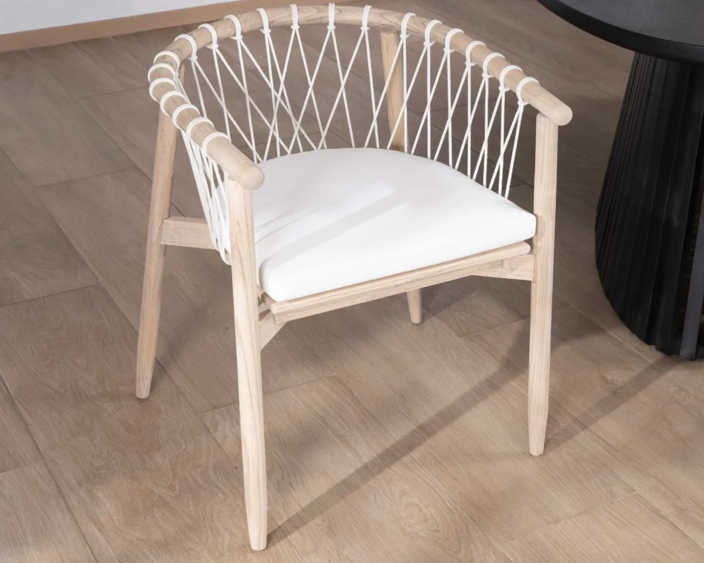 Online Chaise de repas en bois et corde tressée "Katue" Chaise