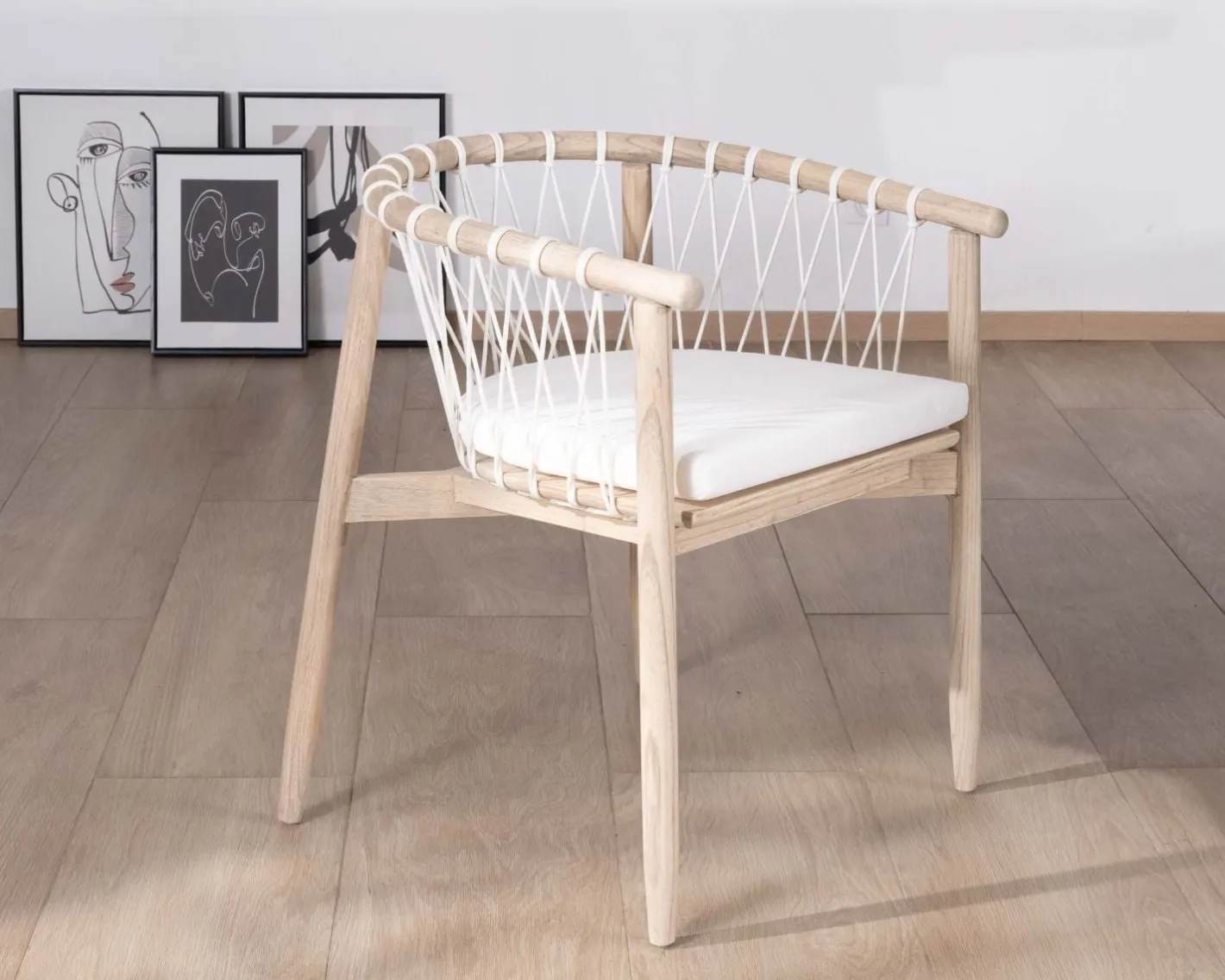 Online Chaise de repas en bois et corde tressée "Katue" Chaise