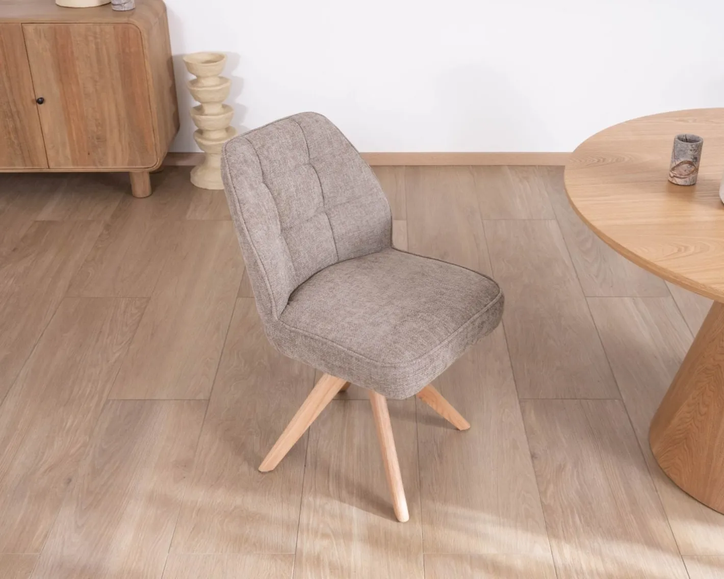 Online Chaise de repas esprit scandinave "Miloé" tissu chenillé gris et pieds bois 360° Chaise