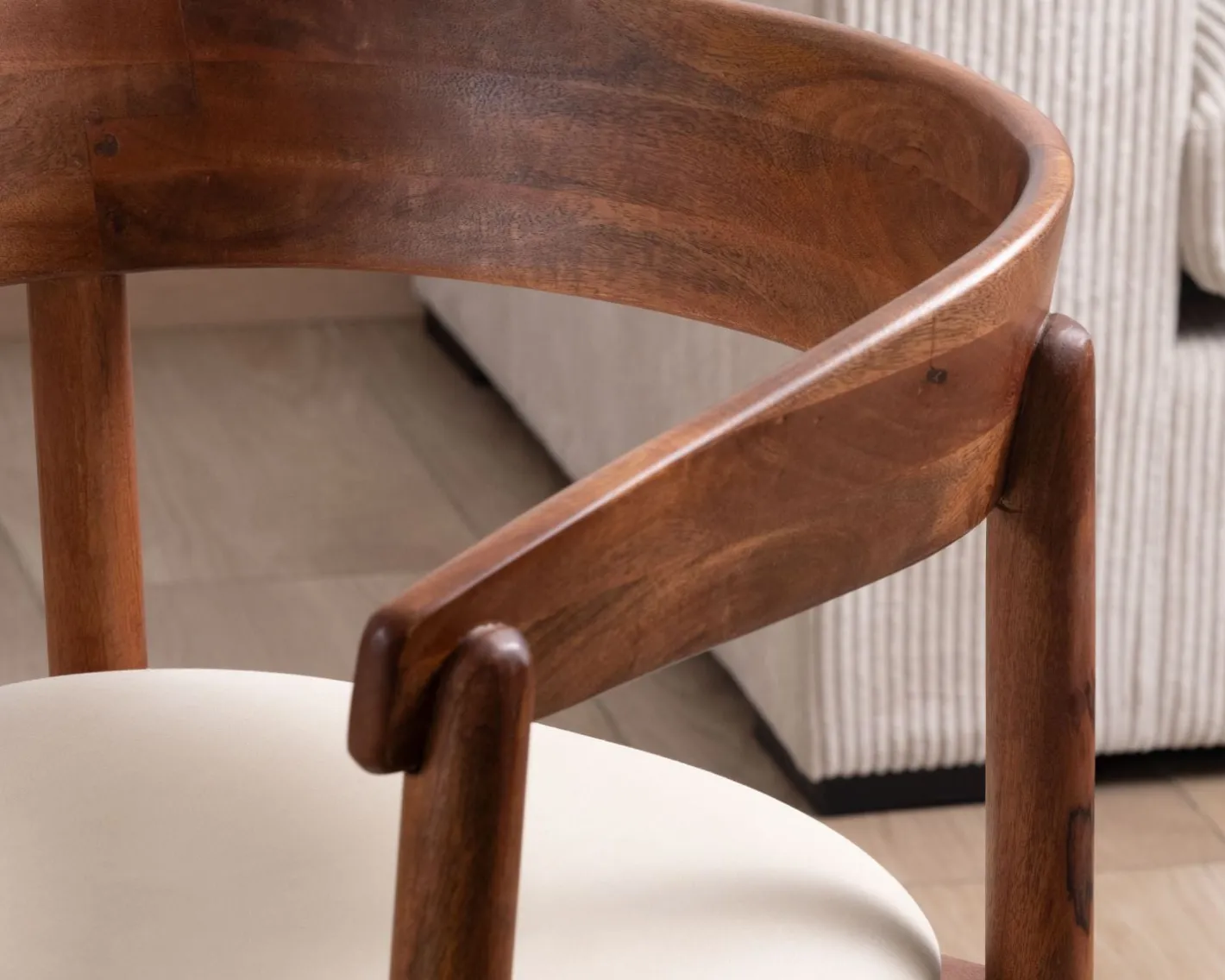 Clearance Chaise de repas style rétro "Polo" en manguier et assise tissu blanc Chaise