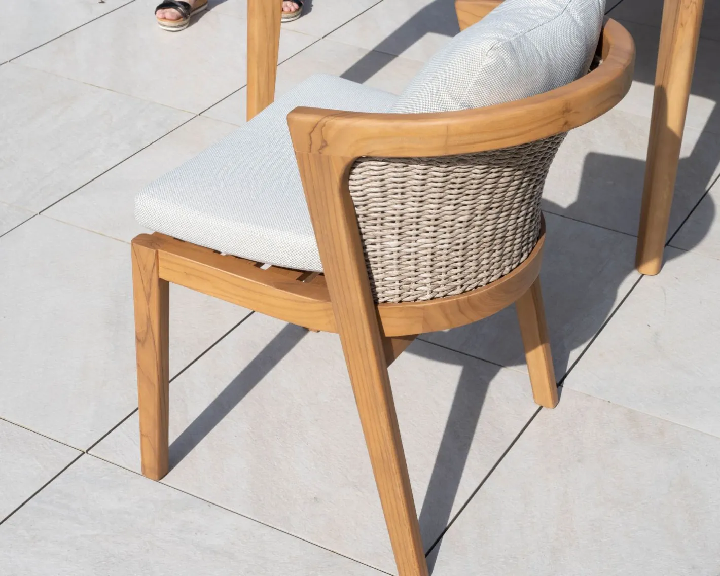 Online Chaise d'extérieur haut de gamme et design en teck avec coussins écru chiné "Venise" Chaise