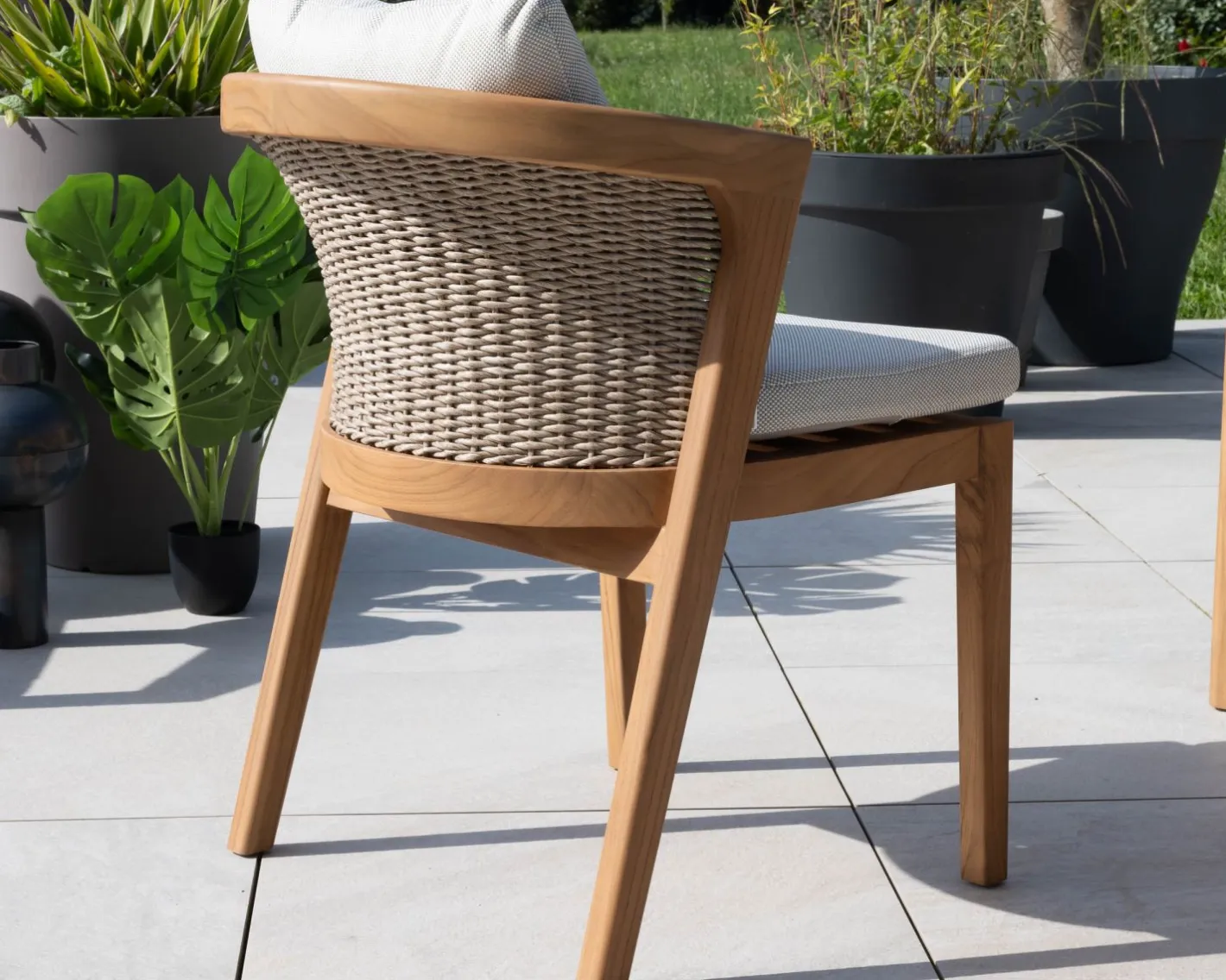 Online Chaise d'extérieur haut de gamme et design en teck avec coussins écru chiné "Venise" Chaise