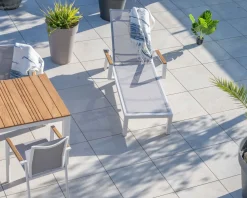 Online Chaise longue grise avec accoudoirs teck