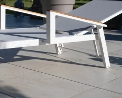 Online Chaise longue grise avec accoudoirs teck
