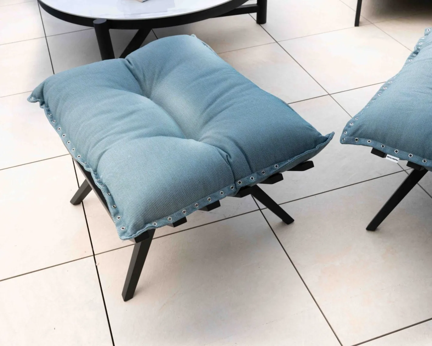 Chaise longue haut de gamme turquoise et noire avec repose-pieds modulaire "Lisca" Bain De Soleil|Fauteuil De Jardin