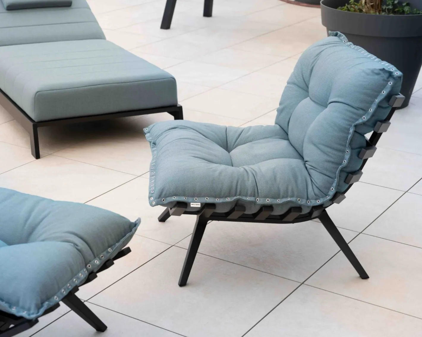 Chaise longue haut de gamme turquoise et noire avec repose-pieds modulaire "Lisca" Bain De Soleil|Fauteuil De Jardin