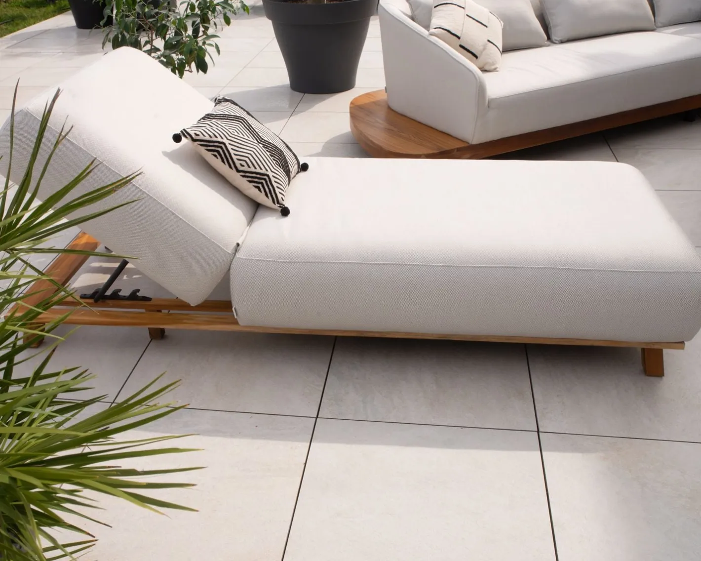Best Chaise longue luxueuse teck et tissu écru sans surpiqure "Lombok" Bain De Soleil