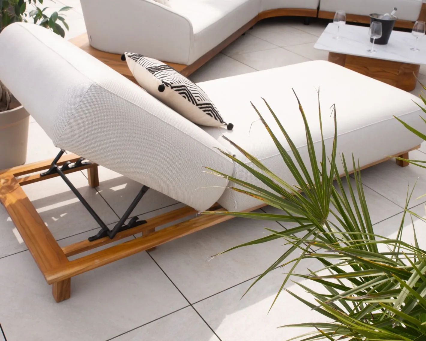 Best Chaise longue luxueuse teck et tissu écru sans surpiqure "Lombok" Bain De Soleil