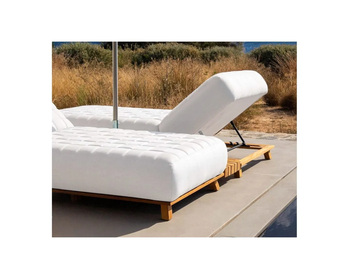 Sale Chaise longue ultra confort teck tissu Sunbrella blanc cassé "Lombok" Bain De Soleil