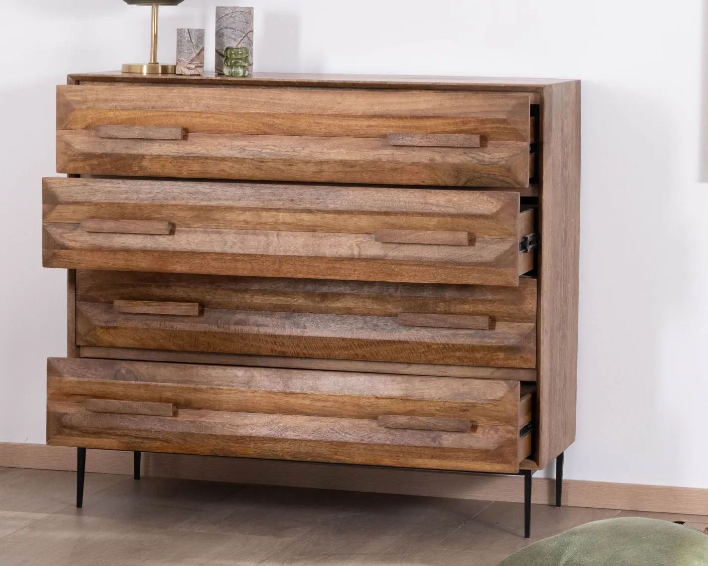 Sale Commode 4 tiroirs grande largeur "Presto" en manguier style rétro Commode