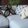 Hot Coussin brodé motif feuillage ultra graphique "Kavon" 45x45cm Décoration