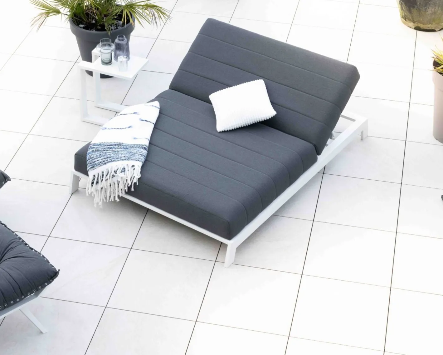 Hot Double bain de soleil matelassé gris foncé et blanc "Terrasse" Bain De Soleil