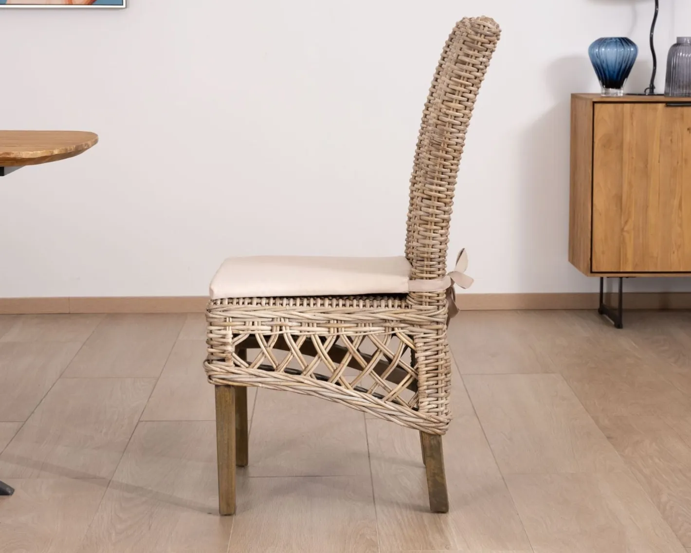 New Elégante chaise de repas en rotin tressé avec galette d'assise en tissu "Noho" Chaise