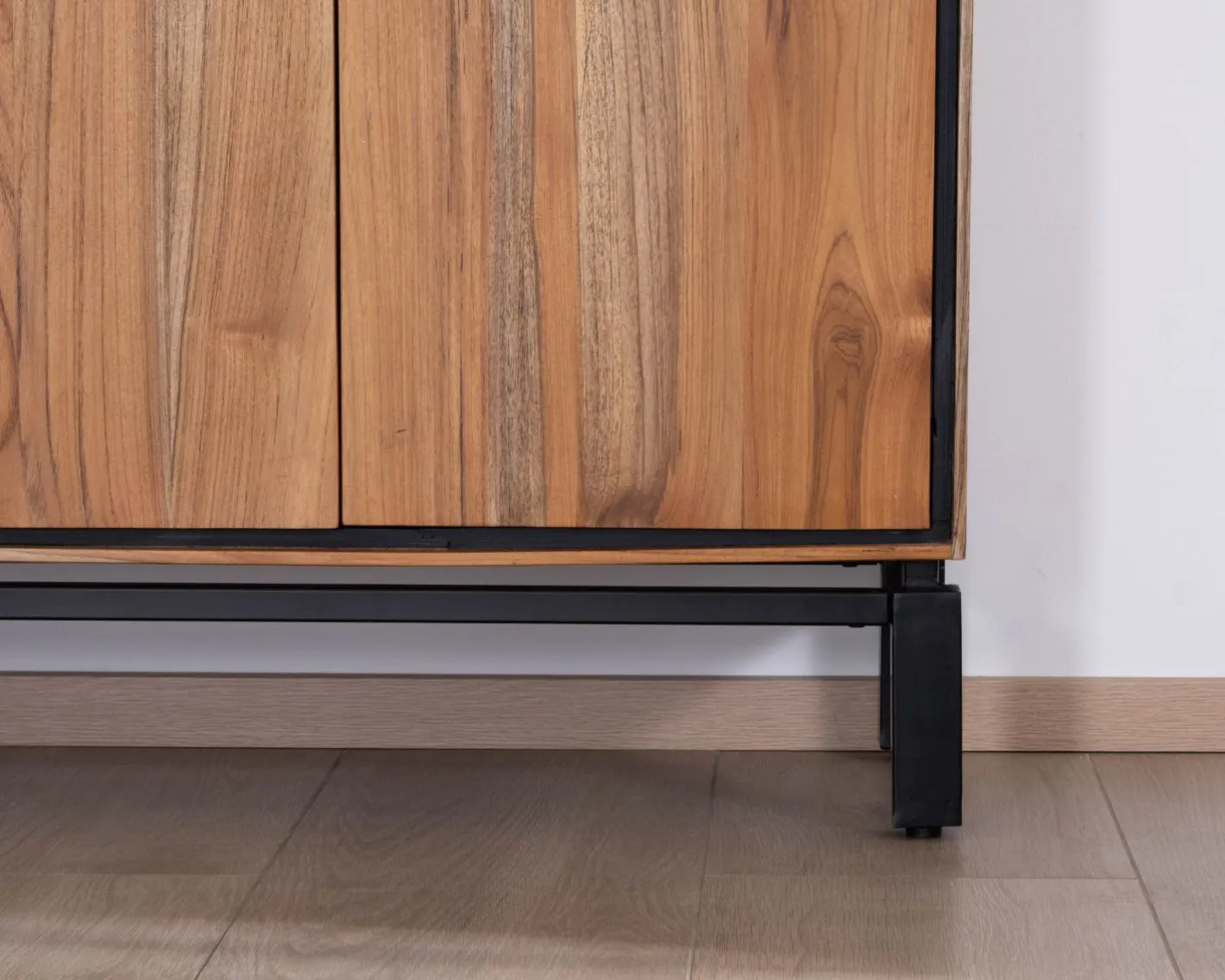 Online Enfilade contemporaine 4 portes en teck naturel et métal noir "Olonie" Buffet Et Bahut