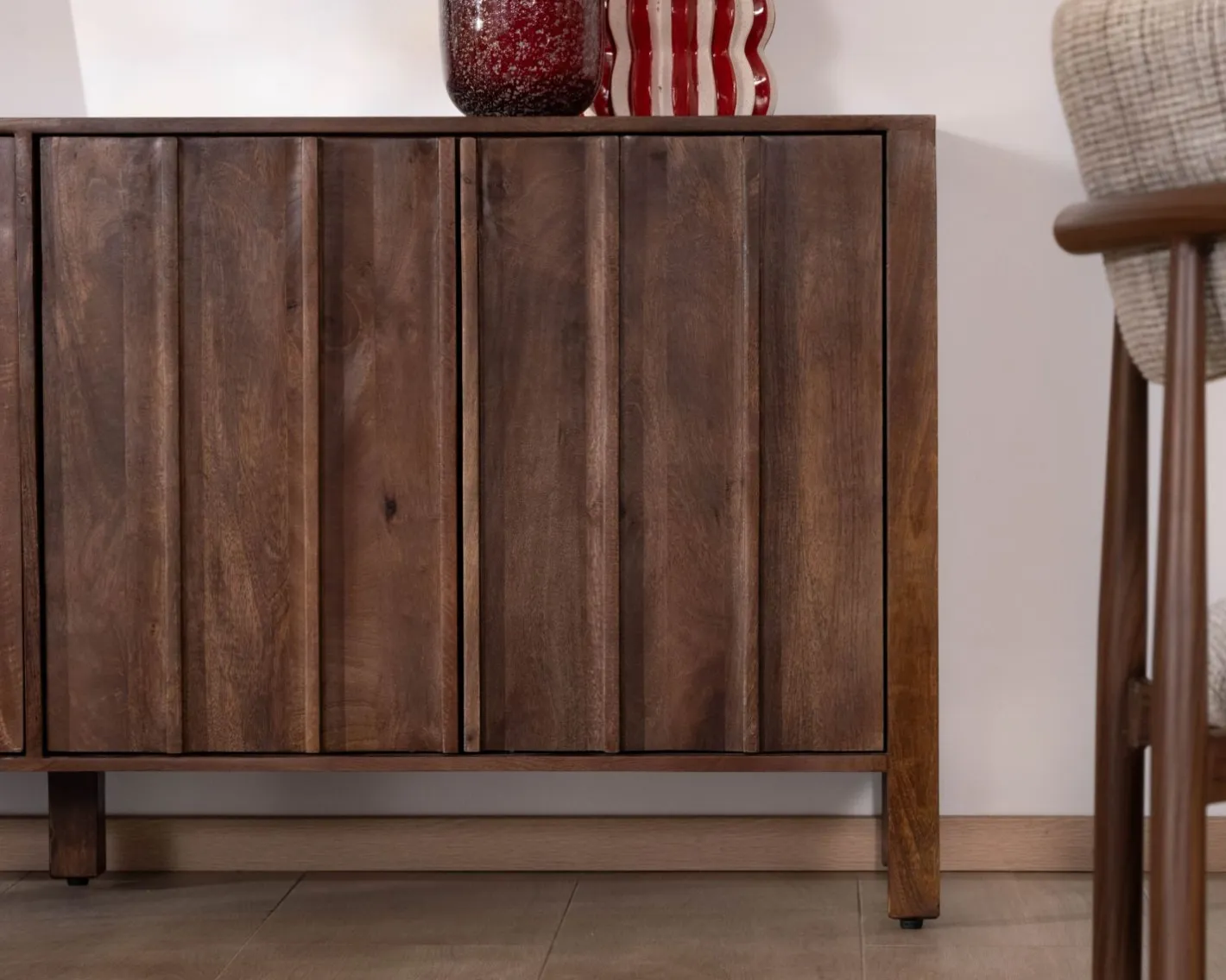 Enfilade esprit zen en manguier 180 cm « Sicora » teinte noyer Buffet Et Bahut