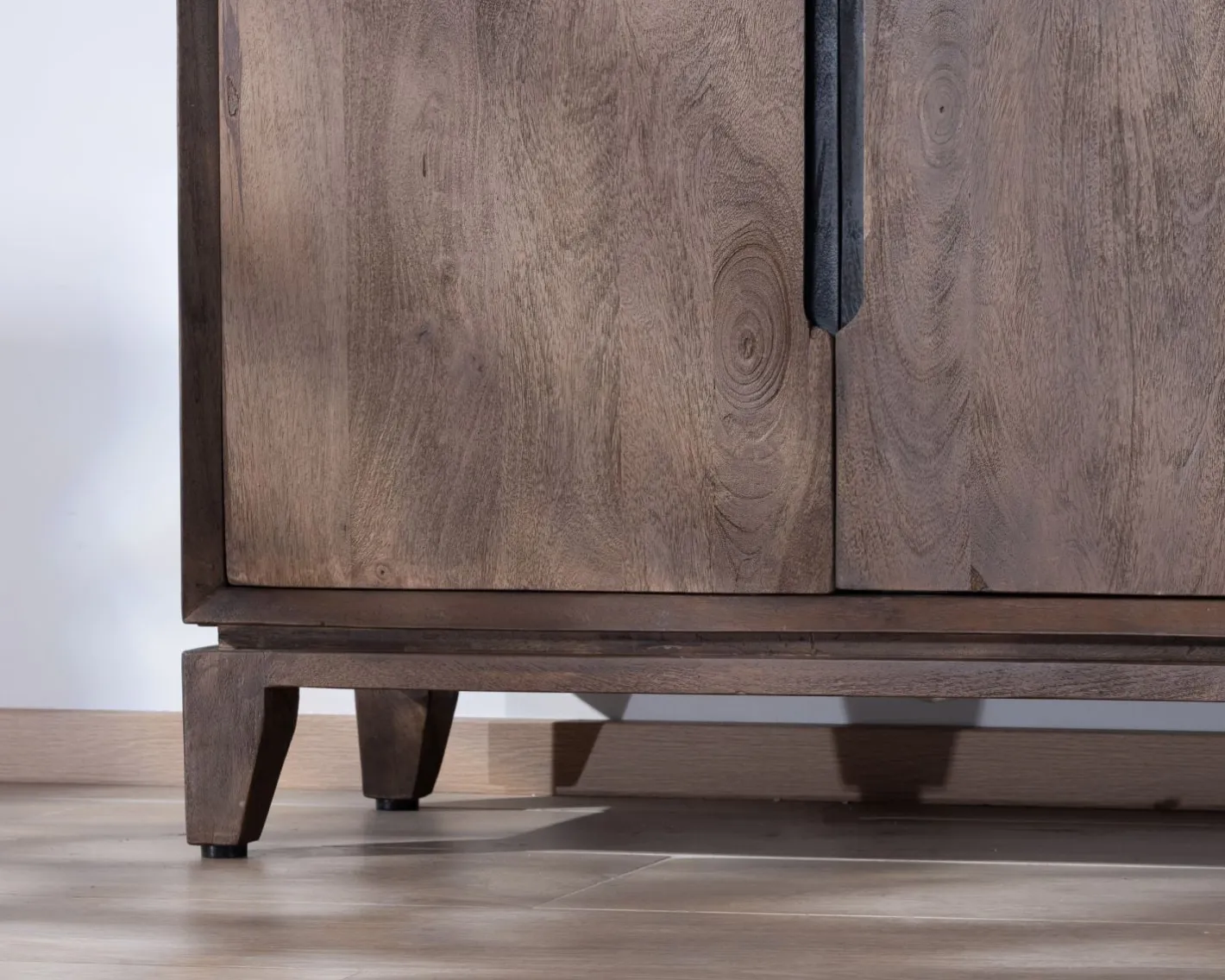 Enfilade 4 portes style rétro en manguier massif "Slody" Buffet Et Bahut