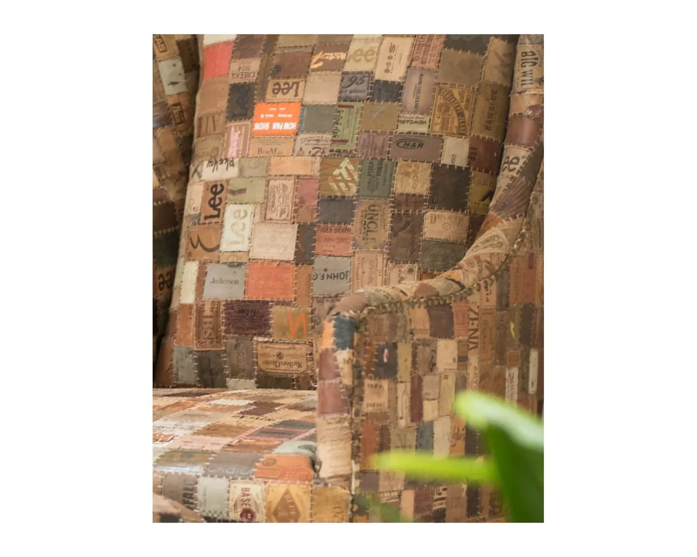 Outlet Fauteuil bergère 100% unique tissu recyclé et bois "Pop Vintage" Fauteuil Bergère