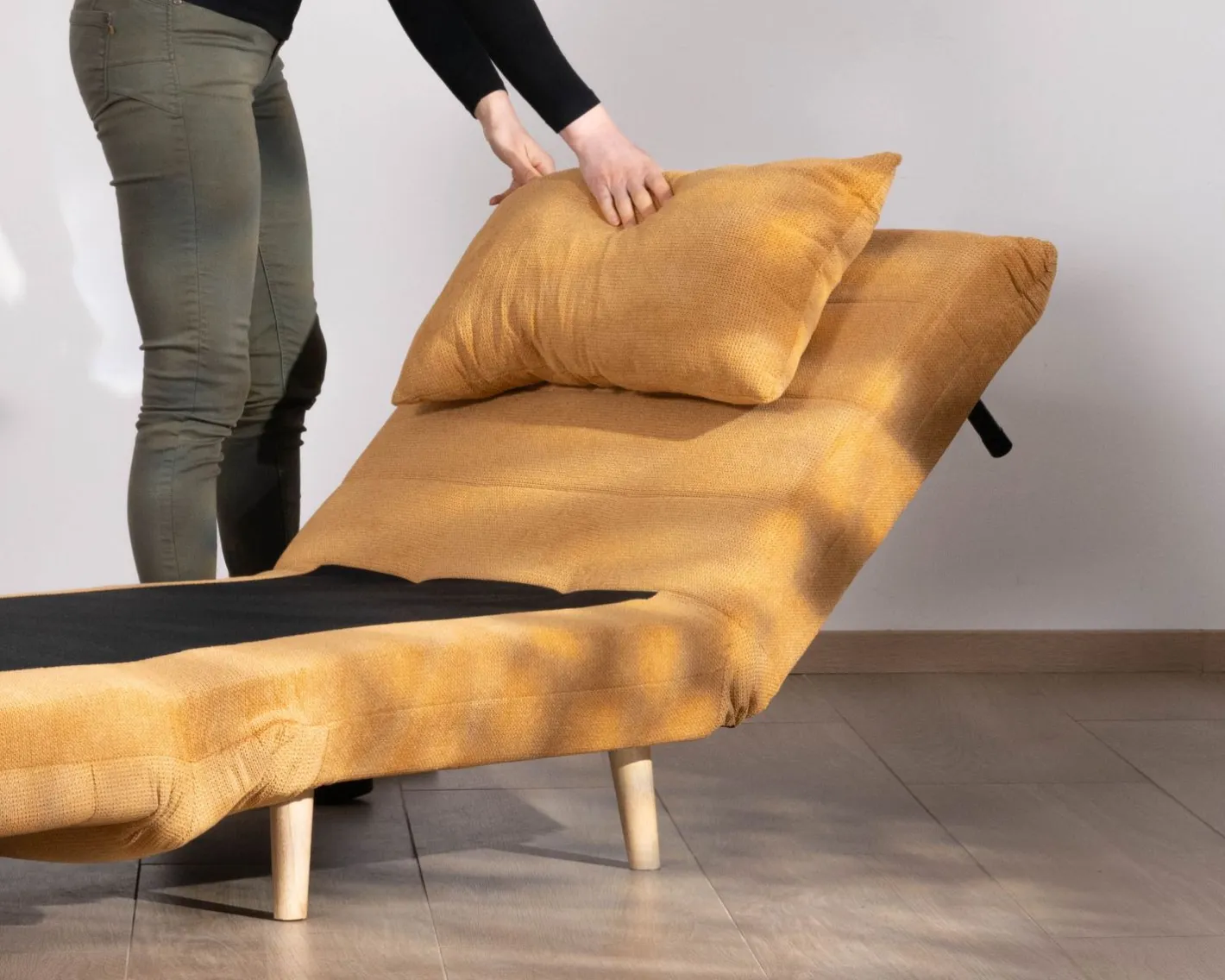 Discount Fauteuil cosy convertible "Folda" en tissu jaune moutarde Fauteuil