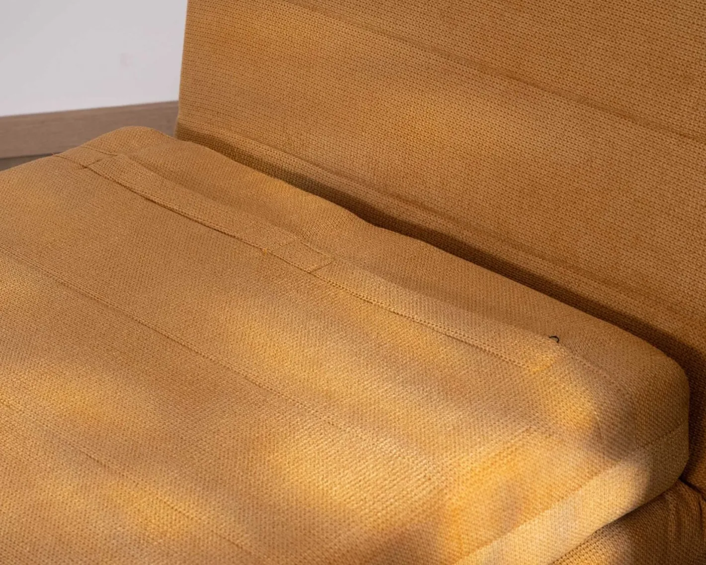 Discount Fauteuil cosy convertible "Folda" en tissu jaune moutarde Fauteuil