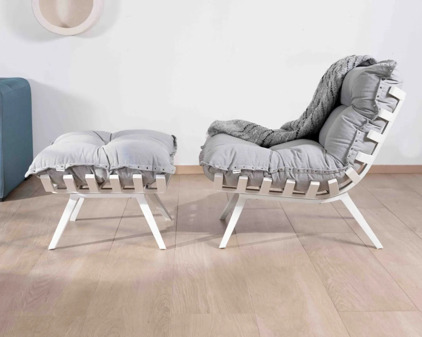 Hot Fauteuil de détente en tissu gris clair grand confort avec pouf "Lisca" Bain De Soleil|Fauteuil De Jardin