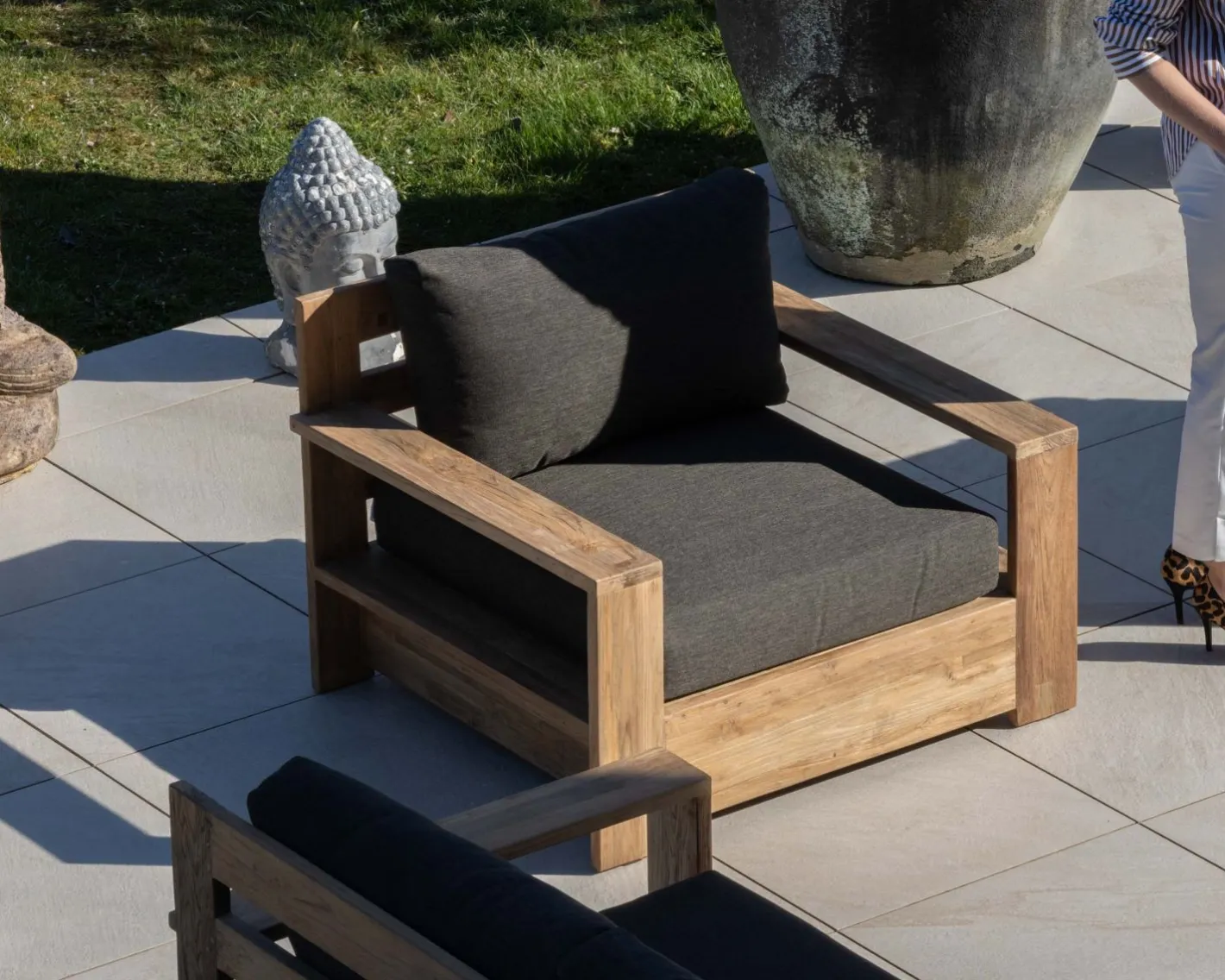 Sale Fauteuil de jardin haut de gamme "Zénith" en teck matelassé tissu gris foncé Salon De Jardin|Fauteuil De Jardin